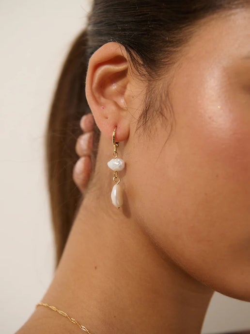 Aura Pearl earrings